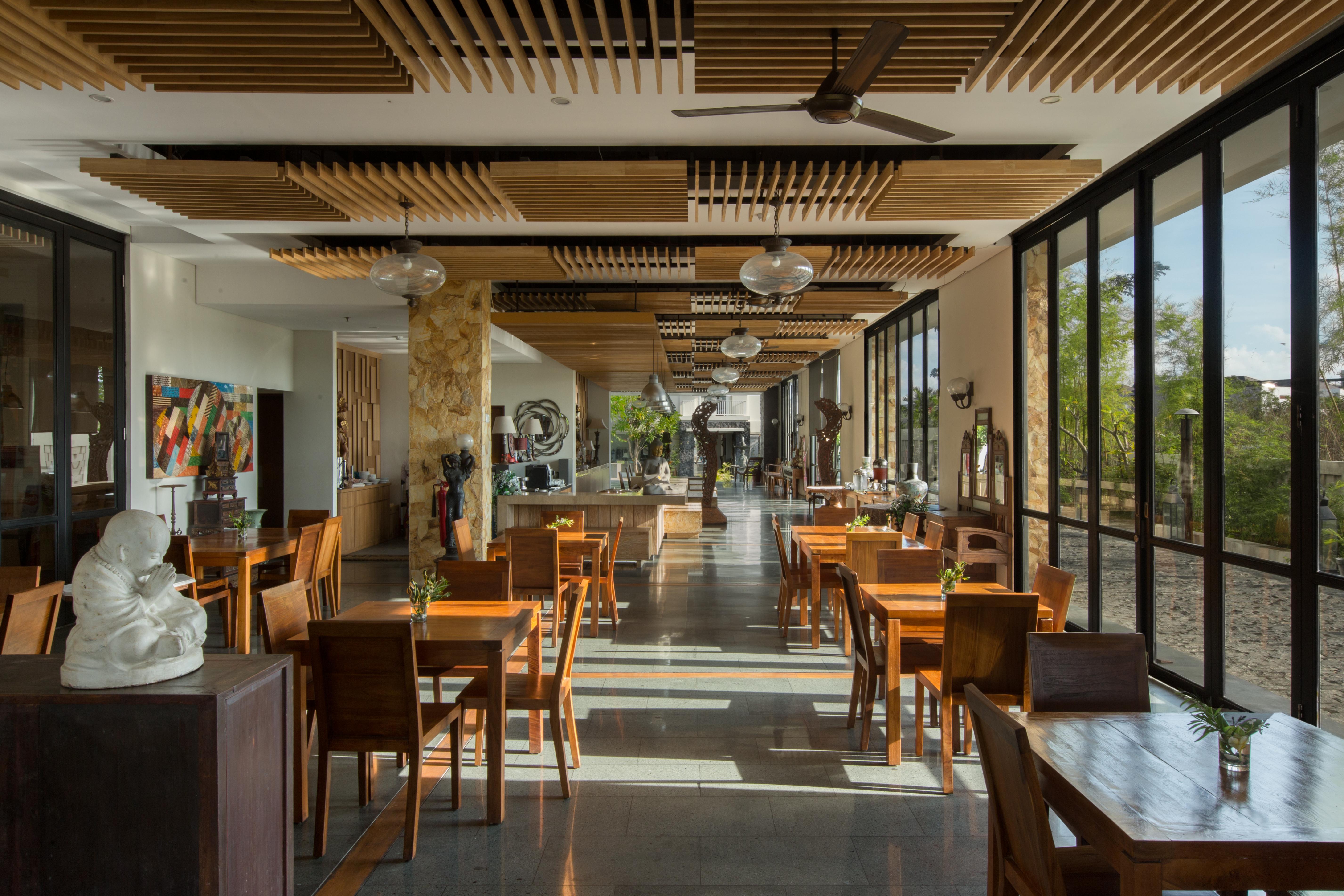 Paragon Hotel