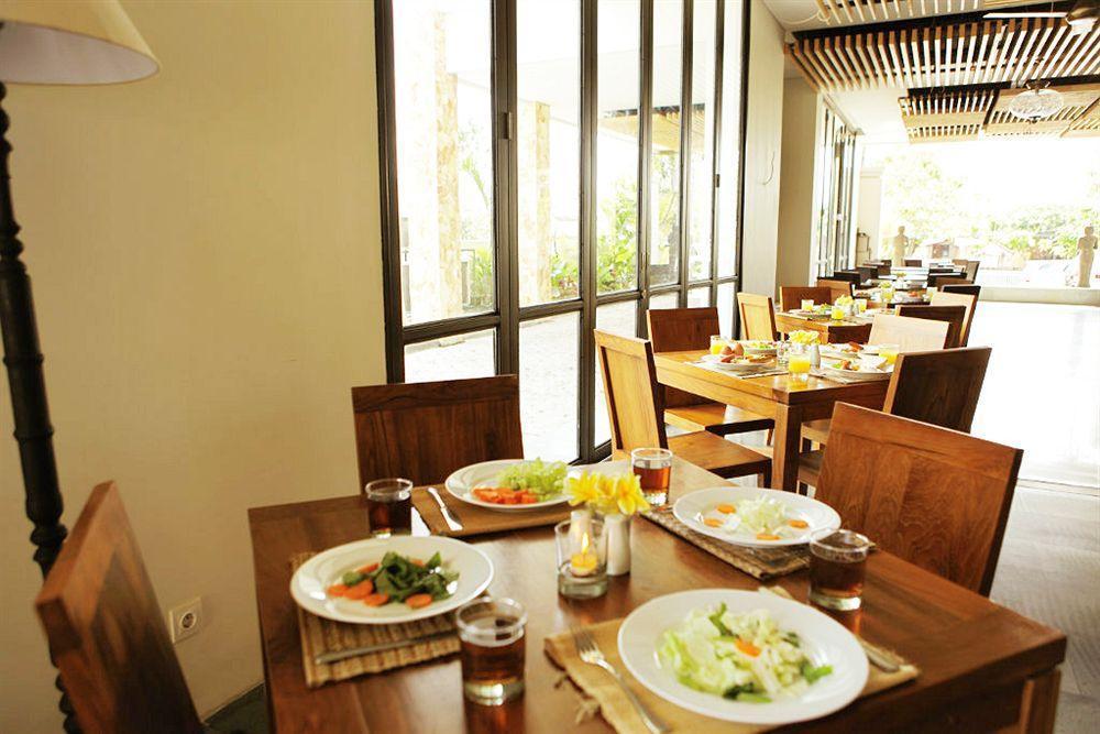 Paragon Hotel 4*