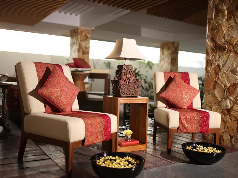 Paragon Hotel 4*
